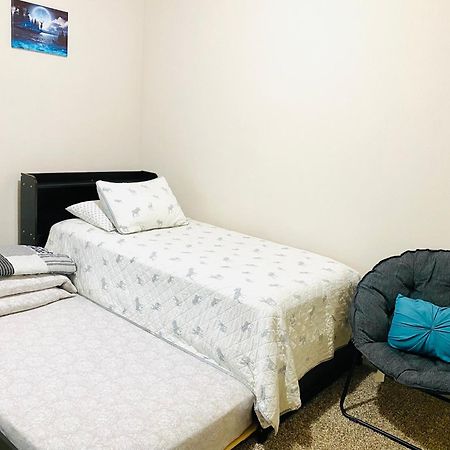 Beautiful 2 Bedroom 1 Bath Apartment With Private Garage 安克拉治 外观 照片