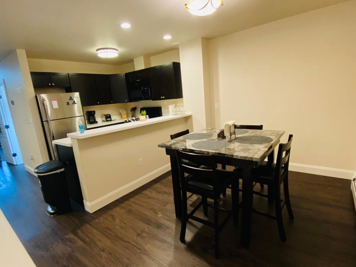 Beautiful 2 Bedroom 1 Bath Apartment With Private Garage 安克拉治 外观 照片