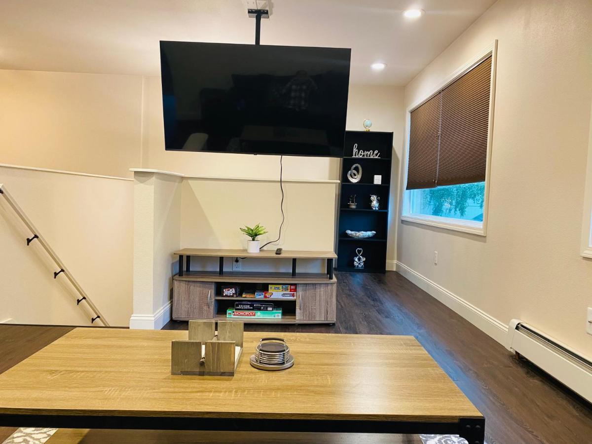 Beautiful 2 Bedroom 1 Bath Apartment With Private Garage 安克拉治 外观 照片