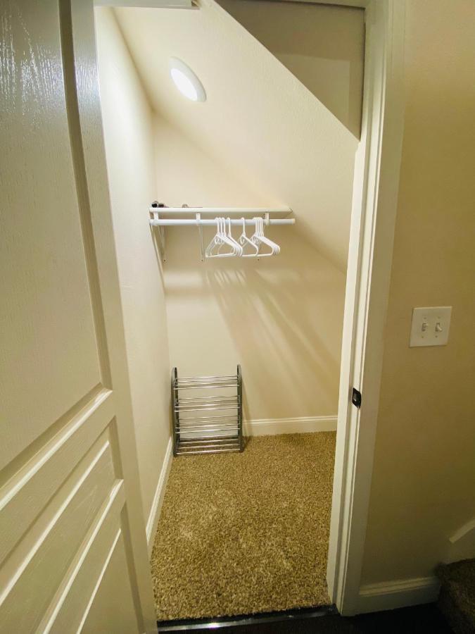 Beautiful 2 Bedroom 1 Bath Apartment With Private Garage 安克拉治 外观 照片