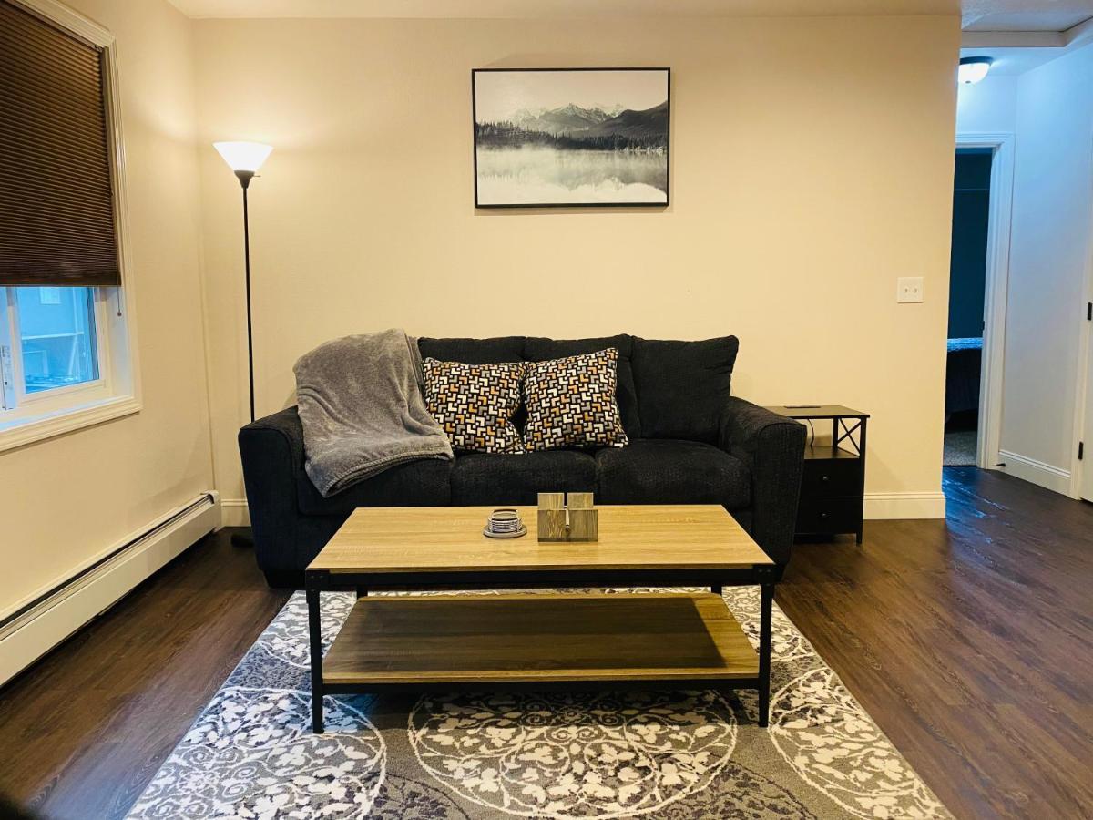 Beautiful 2 Bedroom 1 Bath Apartment With Private Garage 安克拉治 外观 照片