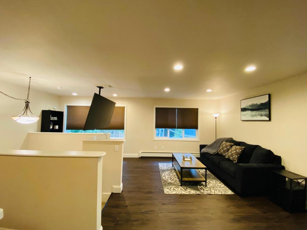 Beautiful 2 Bedroom 1 Bath Apartment With Private Garage 安克拉治 外观 照片