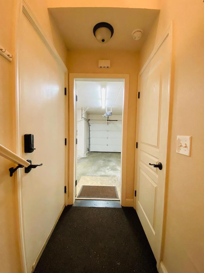Beautiful 2 Bedroom 1 Bath Apartment With Private Garage 安克拉治 外观 照片