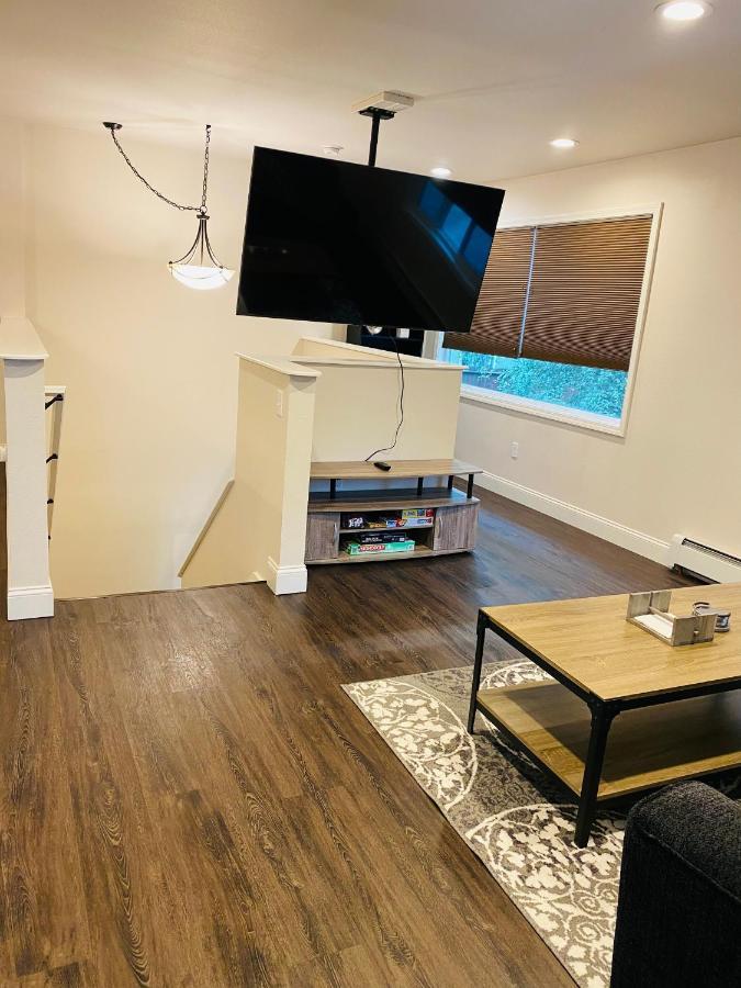 Beautiful 2 Bedroom 1 Bath Apartment With Private Garage 安克拉治 外观 照片